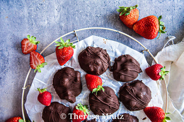 Gefrorene Joghurt Bites mit Schokolade
