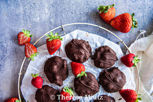 Gefrorene Joghurt Bites mit Schokolade