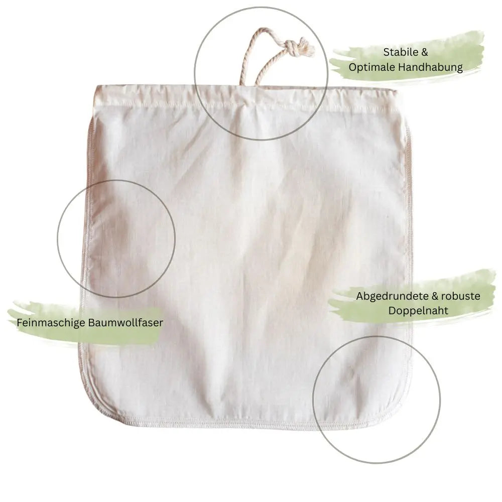Detailansicht eines feinmaschigen Baumwoll-Nussmilchbeutels mit stabiler Kordel, robuster Doppelnaht und abgerundeten Ecken.
